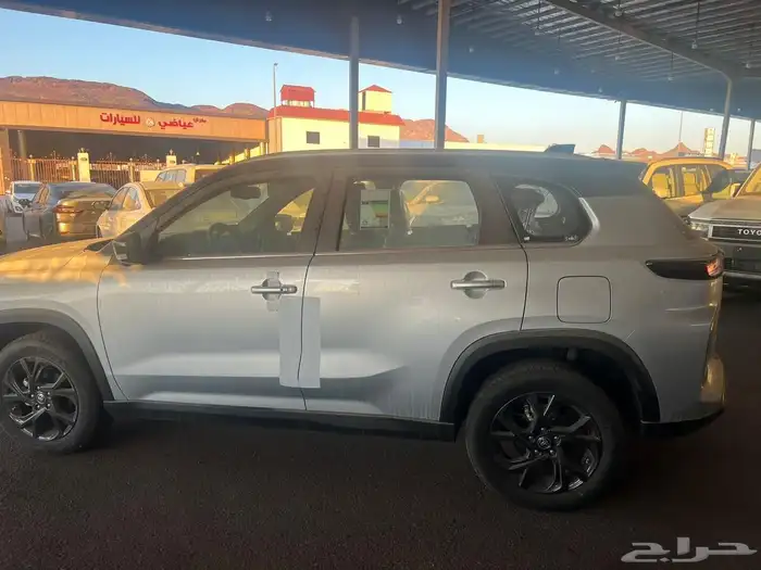 تيوتا اوربان كروزر اصفار موديل 2024 3