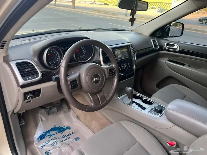 جيب جراند شروكي 2012 (بحالة ممتازة) 10