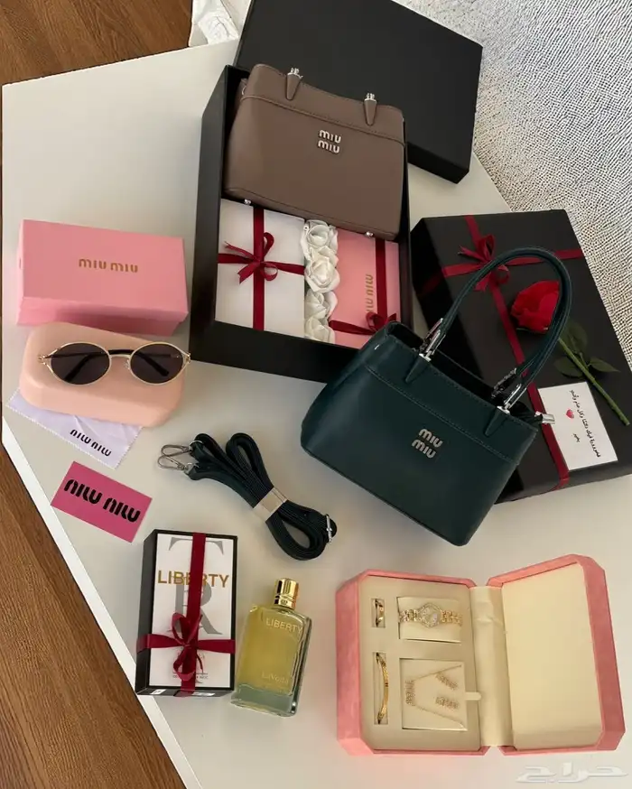 هدايا نسائيه طقم شنط 4