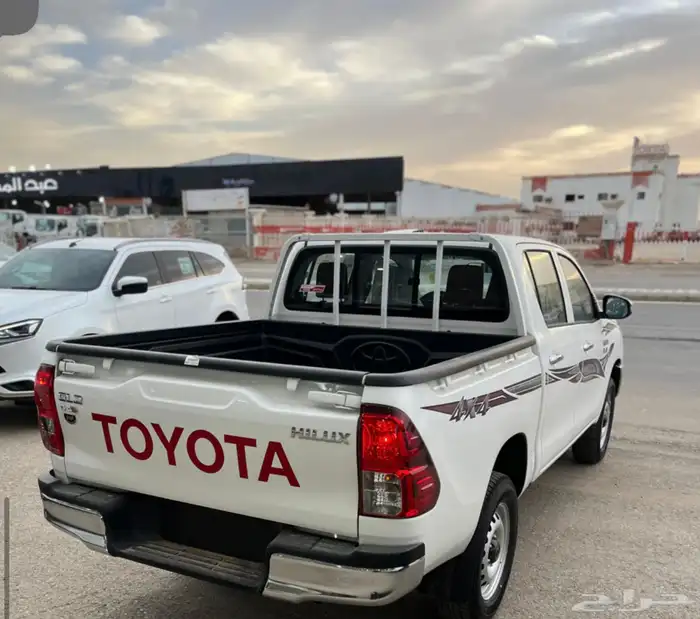 تويوتا هايلوكس 2025 اقساط وكاش 0