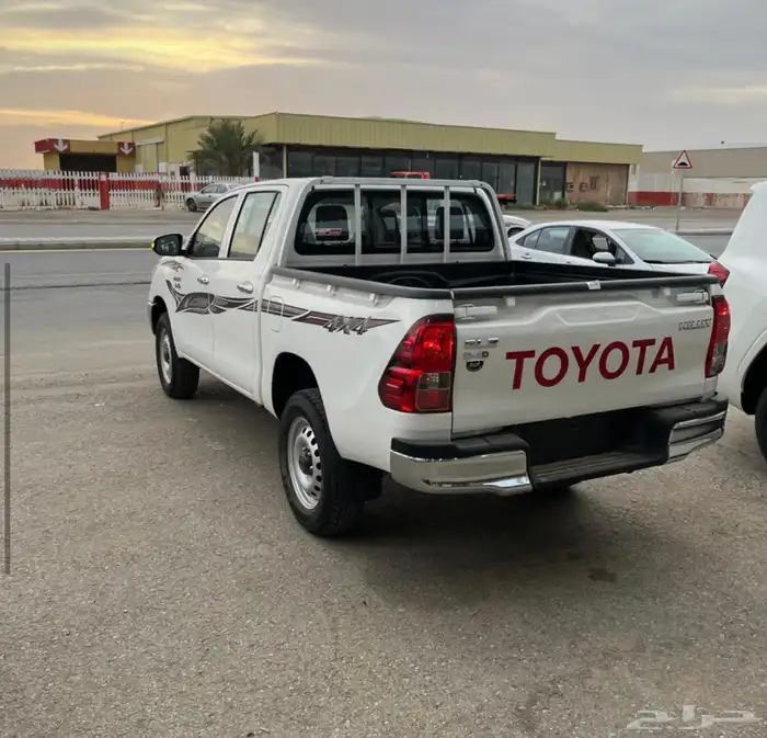تويوتا هايلوكس 2025 اقساط وكاش 3