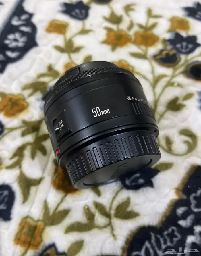 عدسه كانون 0