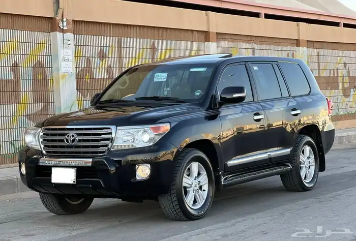 لاندكروزر 2012 GXR V8 3