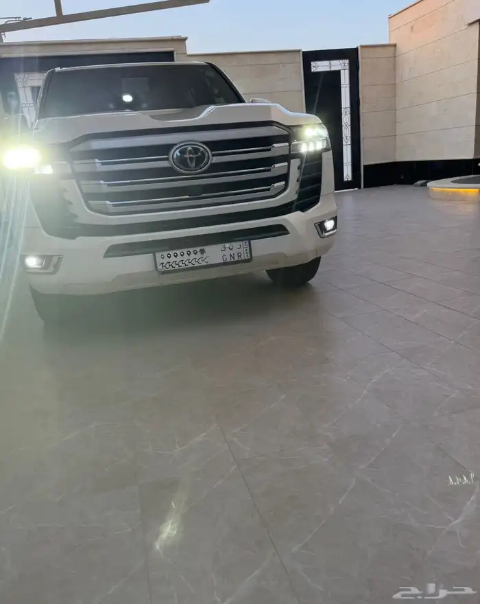 للبيع لاندكروزر جيب GXR جي إكسار L5 فل كامل 3