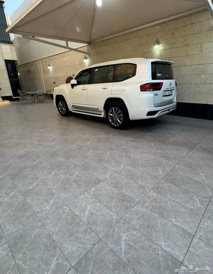 للبيع لاندكروزر جيب GXR جي إكسار L5 فل كامل 4