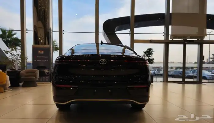 كراون بريميوم موديل 2026 اللون اسود 1