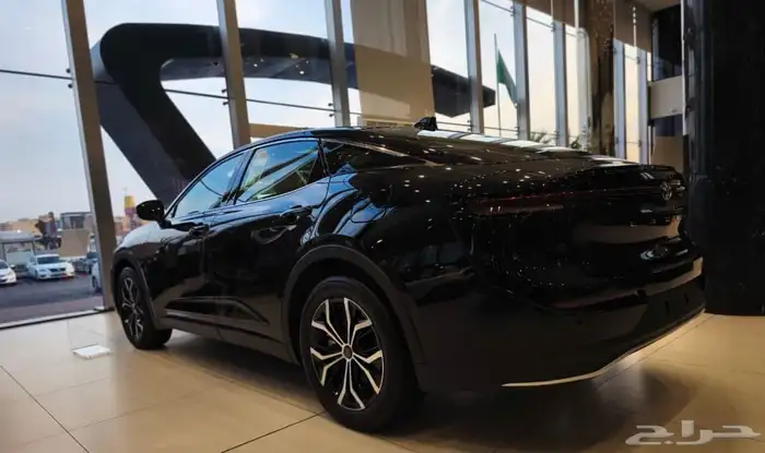 كراون بريميوم موديل 2026 اللون اسود 2