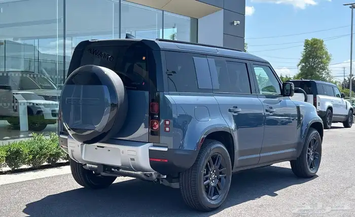 للبيع ديفندر موديل 2025 اصفار V6 وارد كندا 1