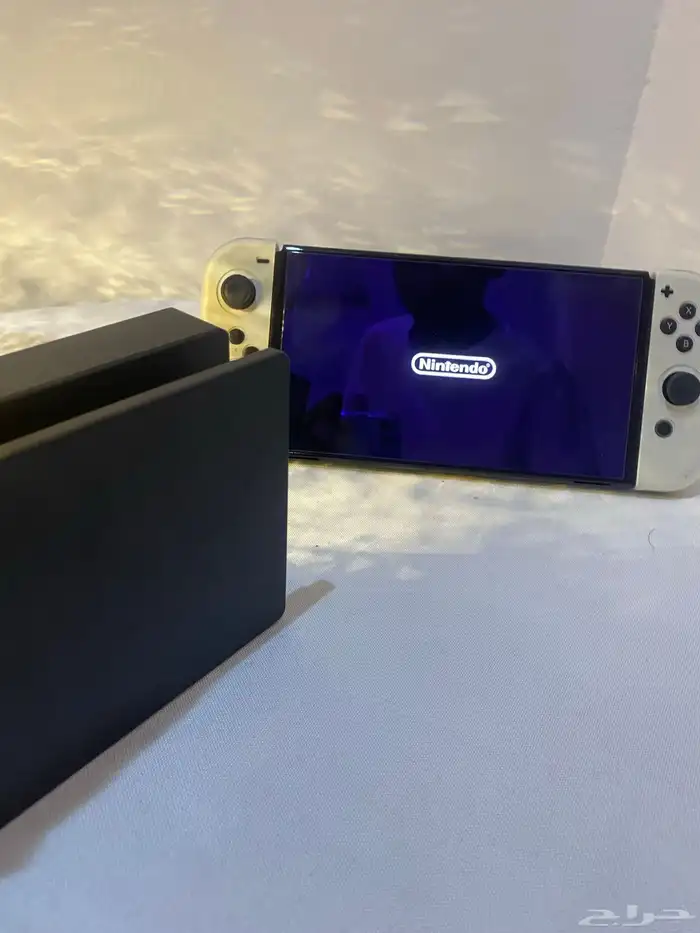 نينتندو سويتش للبيع مع الجهاز الي يشغله على الشاشه ا 0