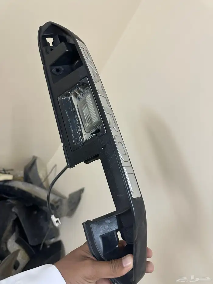 للبيع اغراض جيب نيسان وتويوتا 5