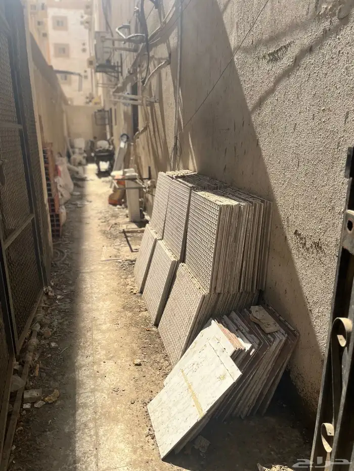 عفش للبيع بلاط ومغاسل وكراسي افرنجي اكرمك الله 0