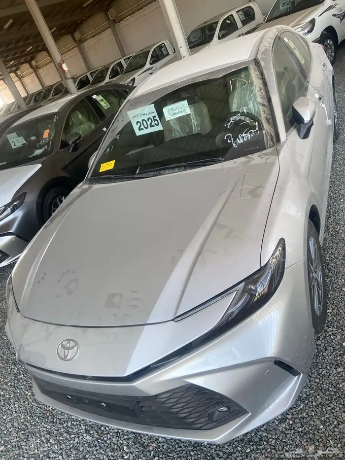 تويوتا كامري E استاندر بنزين سعودي 2025 اللون فضي 0