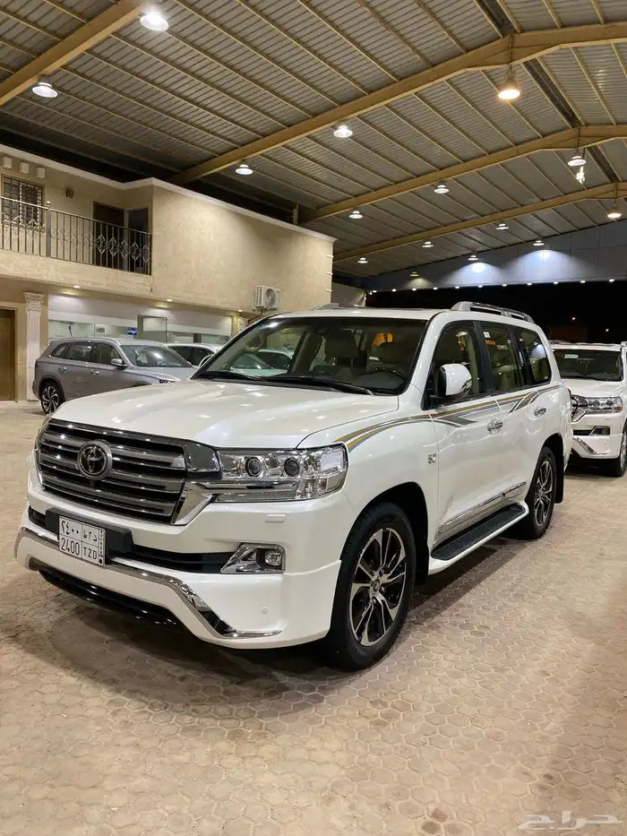 للبيع جيب VXS فل كامل 2016 هيدروليك بريمي عداد 74 الف 0