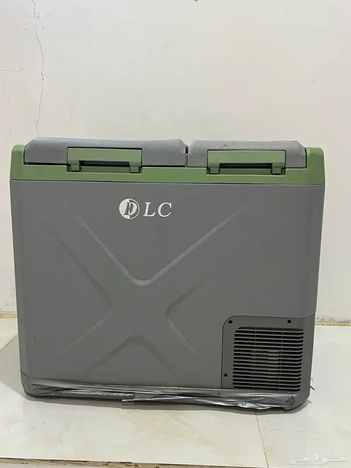 ثلاجه سياره نضيفه شرط وستخدام قليل 55 لتر فليزر وتبريد شرط 1