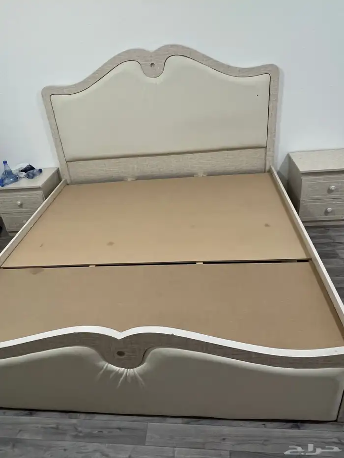 سرير غرفة نوم نظيف مع السبرنق 0