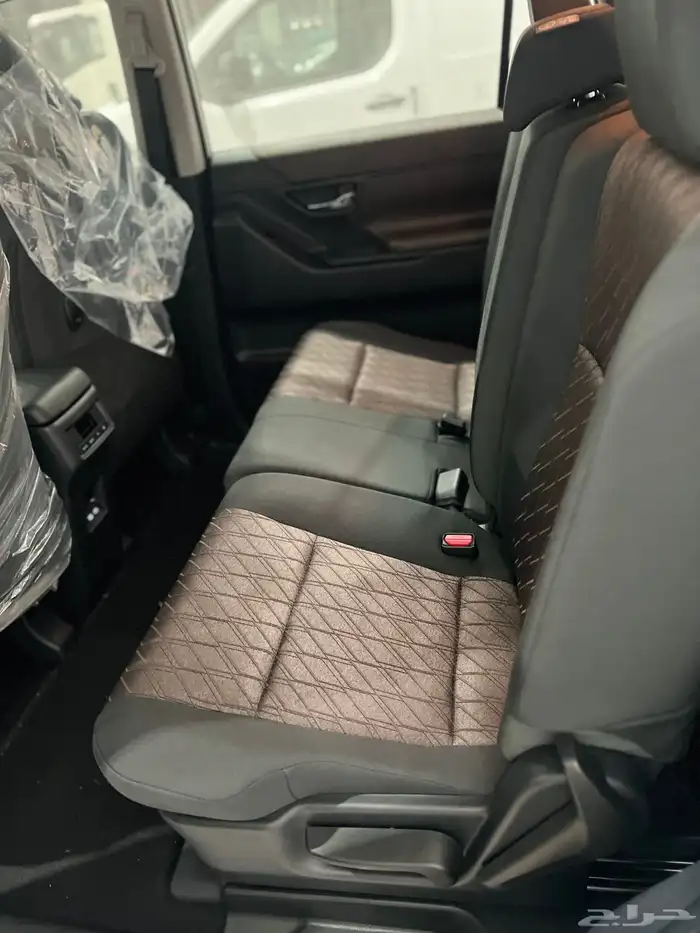 تويوتا انوفا GL 2.0 بنزين 2026 11