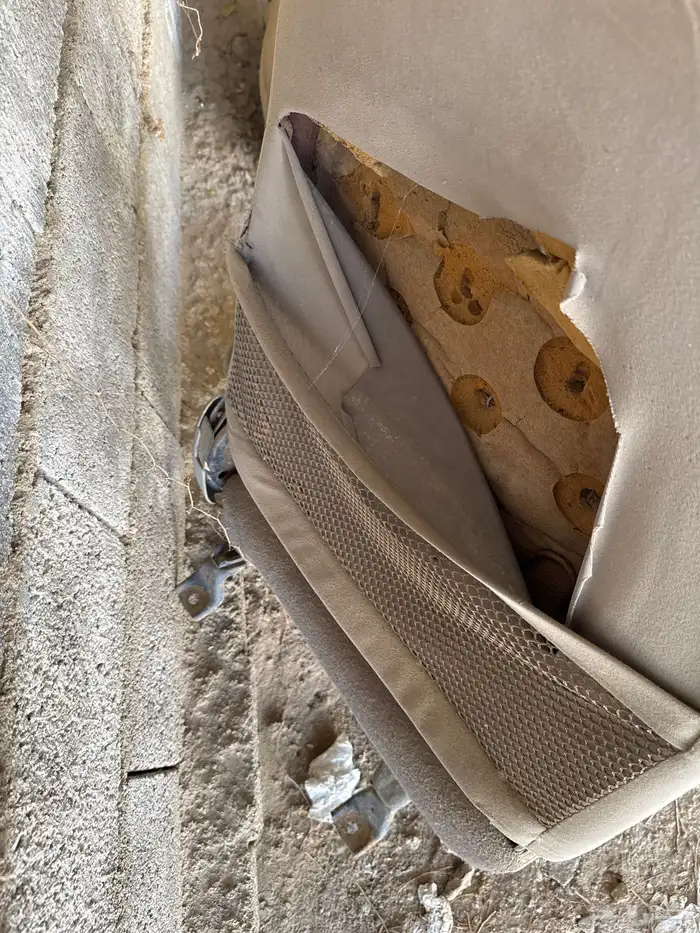 مقعده جيب ربع حقت الراكب نظيفه جدا 3