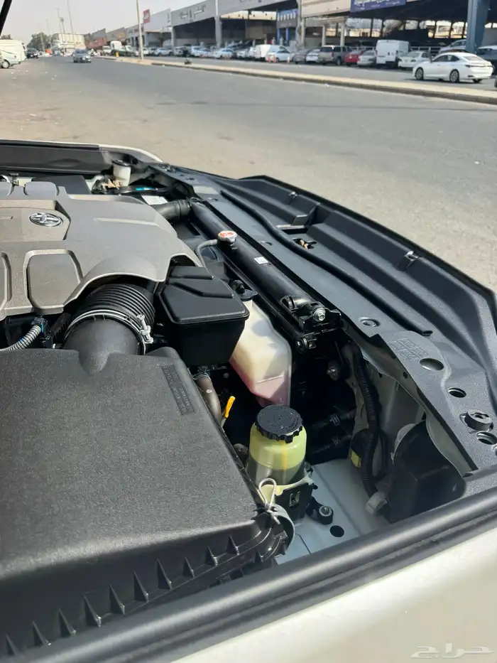 للبيع تويوتا لانكروزر 2018 GXR-V8 فل 12