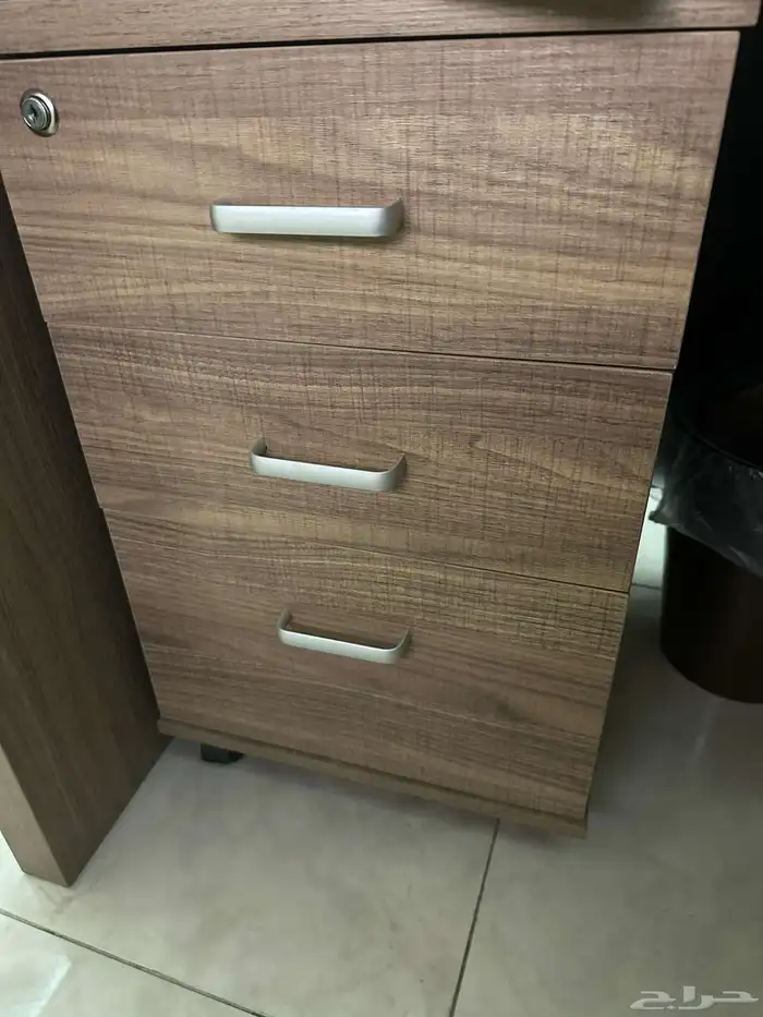 للبيع اثاث مكتبي 0