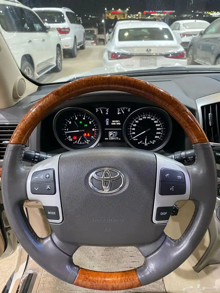 للبيع جيب VXR 2013 فل كامل خليجي عداد 229 الف 17