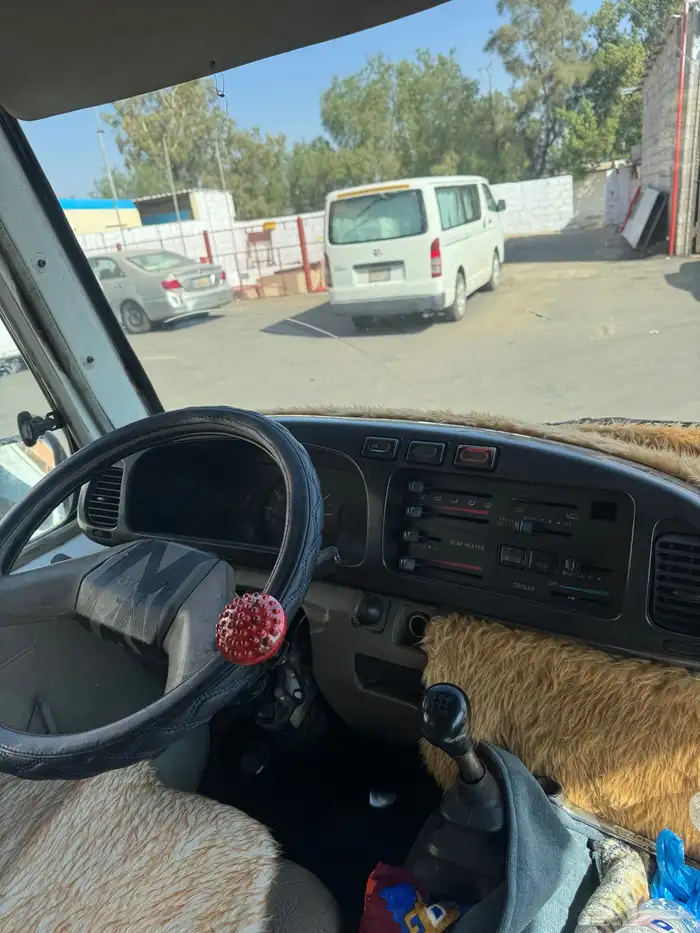 كوستر للبيع الفين 1 ديزل اساس 26 راكب شرط مكينه قير مكيف 2