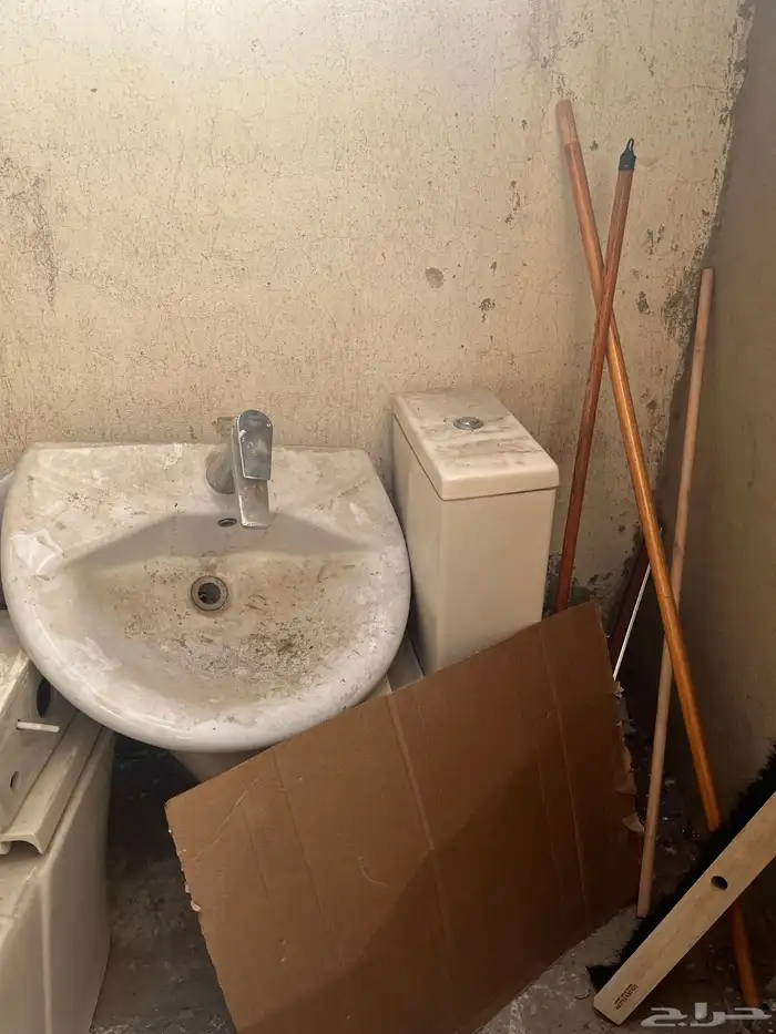 عفش للبيع بلاط ومغاسل وكراسي افرنجي اكرمك الله 12