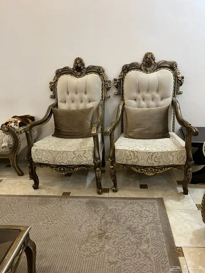 طقم كنب فخم للبيع المستعجل 5