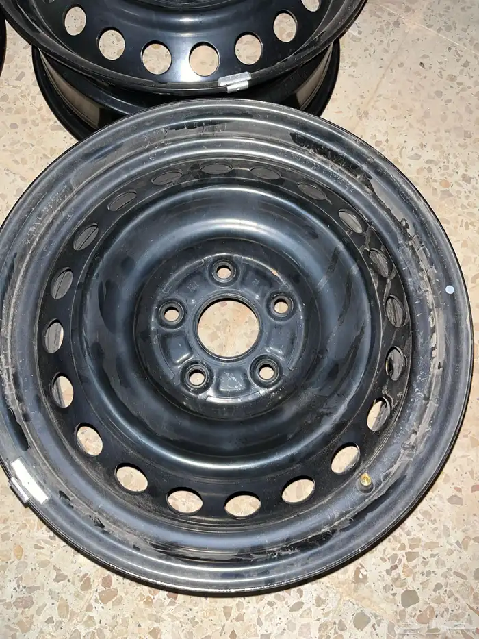 جنوط كامري مقاس 16 1