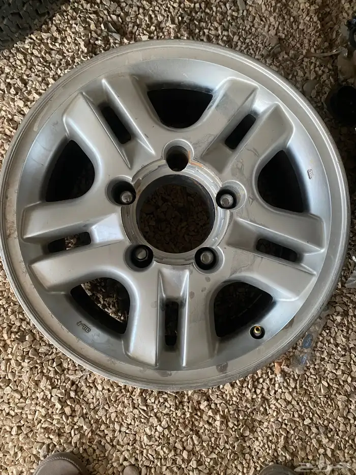 جنوط لكزس. للبيع على أسوم 1