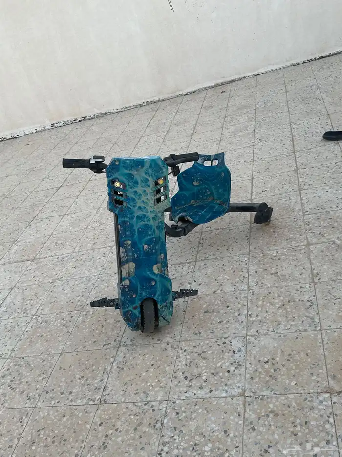 سكوتر الخراب الي فيه مفتاح السكوتر . ضايع تشتري من نون 0