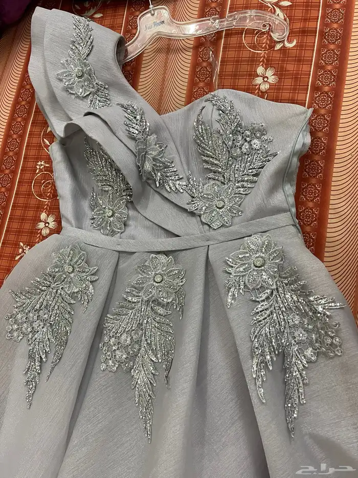 فساتين للبيع 1