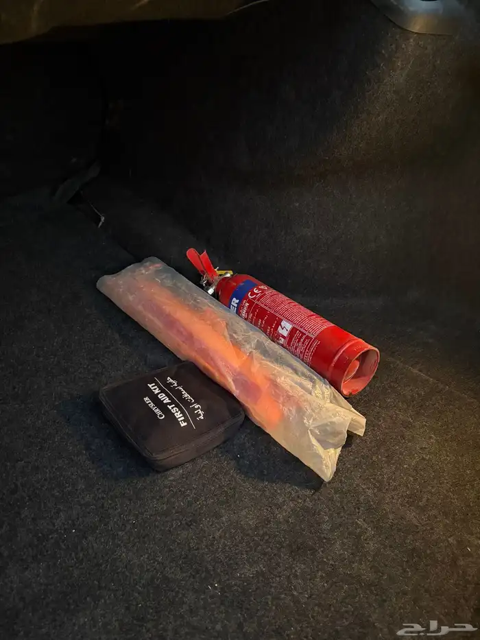 للبيع كرايزلر 2014 اكزكتيف V8 45