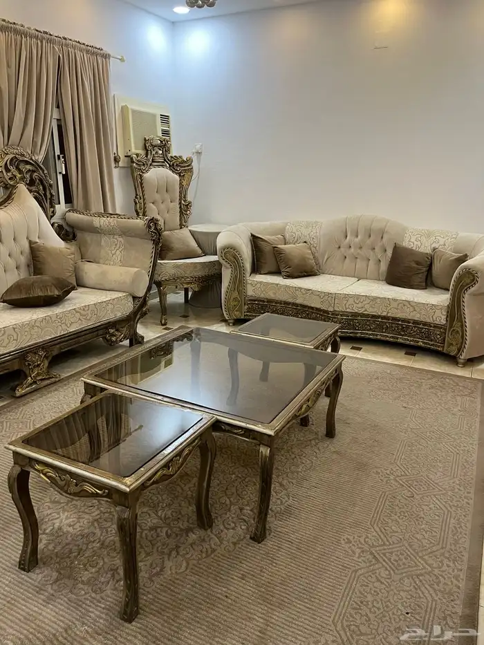 طقم كنب فخم للبيع المستعجل 4