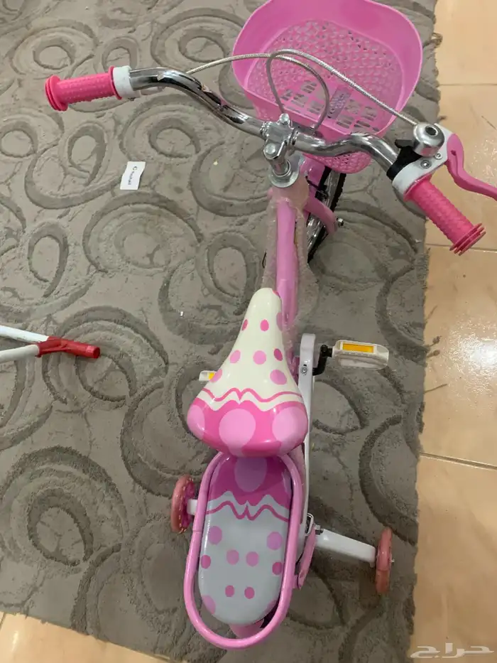 مكيف مع سيارة اطفال كهربائية وسيكل اطفال 3