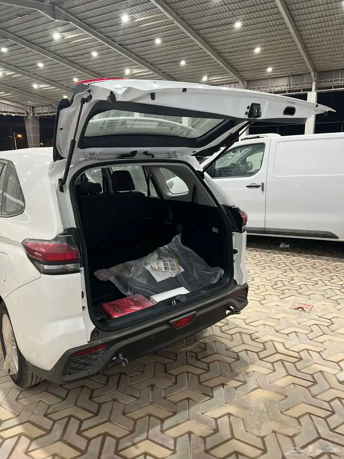 تويوتا انوفا GL 2.0 بنزين 2026 4