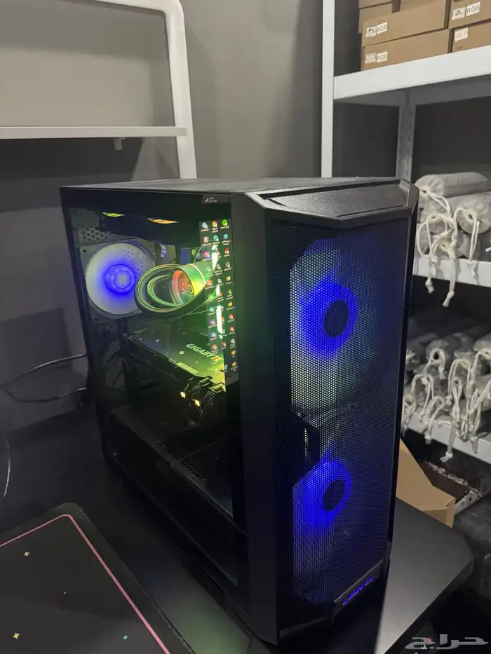 شاشة قيمنق و جهاز بي سي 4