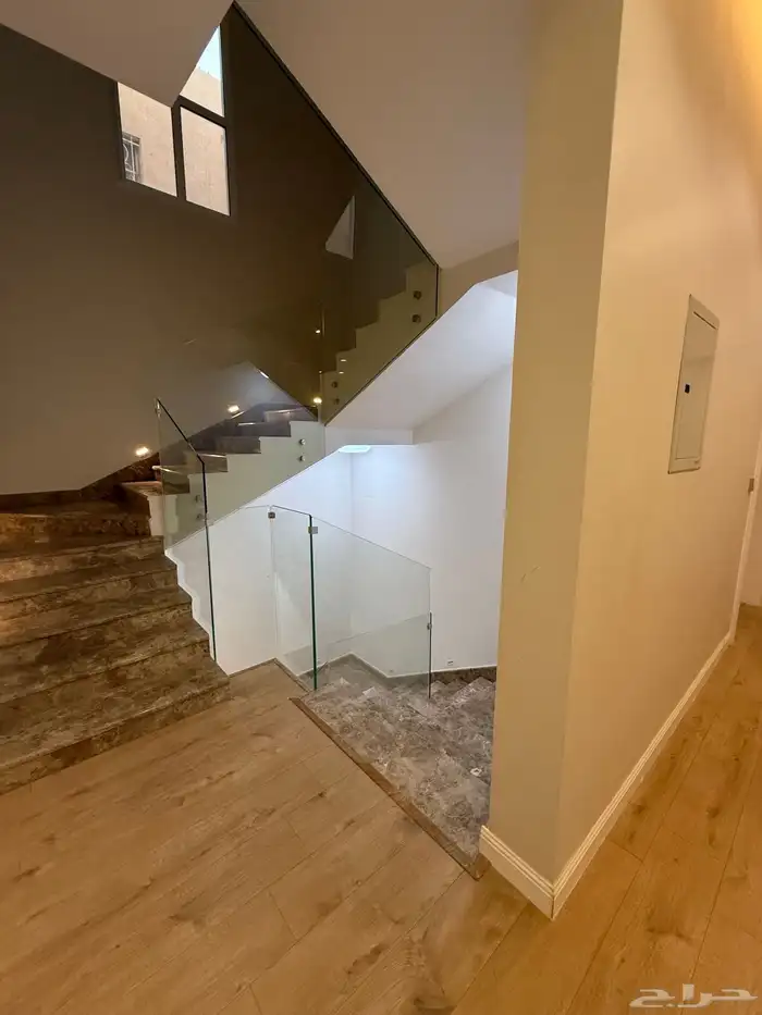 فيلا للإيجار بالعارض 27