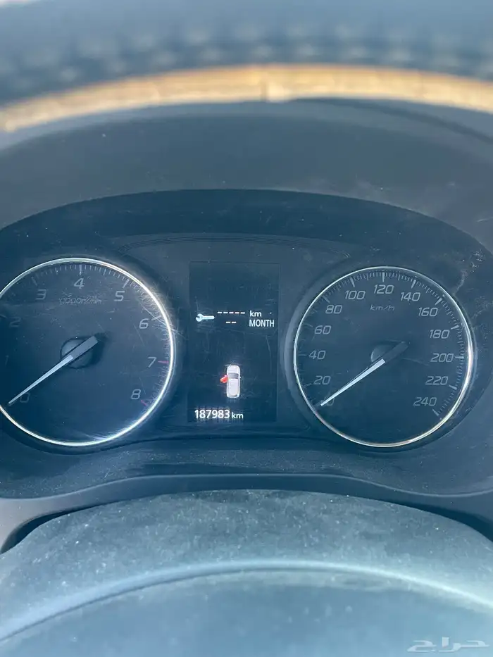 ميتسوبيشي آوت لاندر 2019 اللوحة خارج البيعة 1