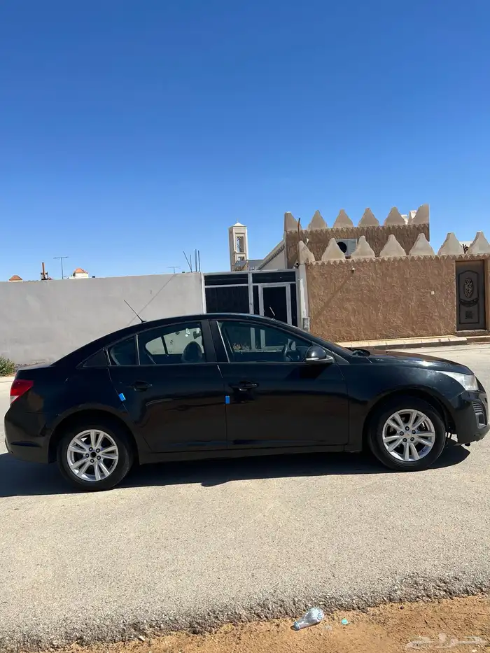 للبيع كروز 2015 اللون اسود عداد 160 الف فقط 4