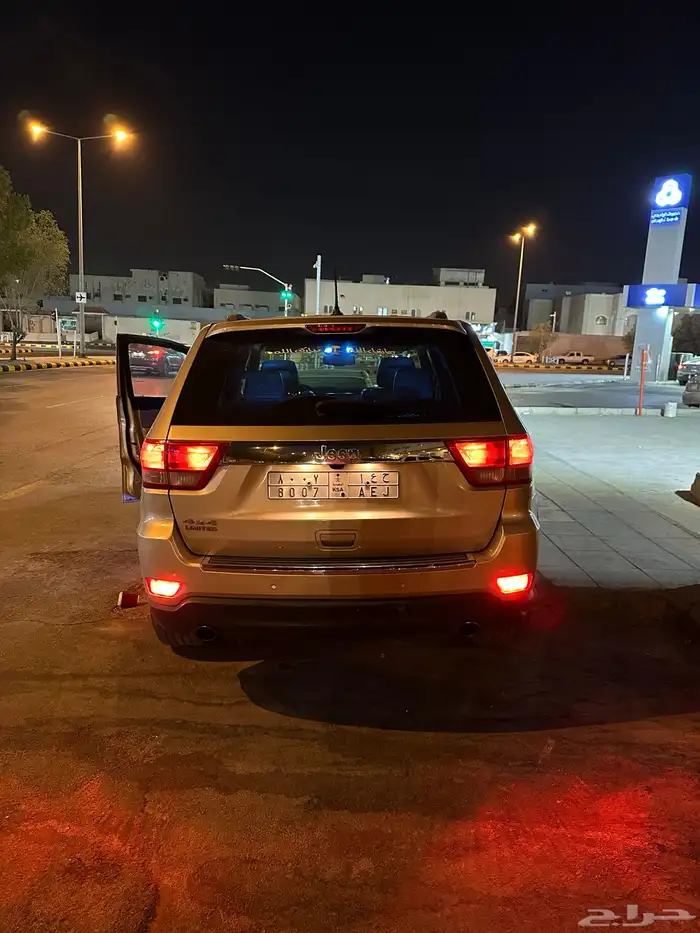 جيب جراند شيروكي 2011 4