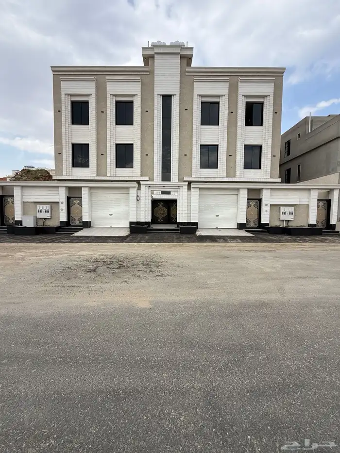 للبيع شقق ارضيه وشقق علويه ف ابها المحاله حي الزهور 0