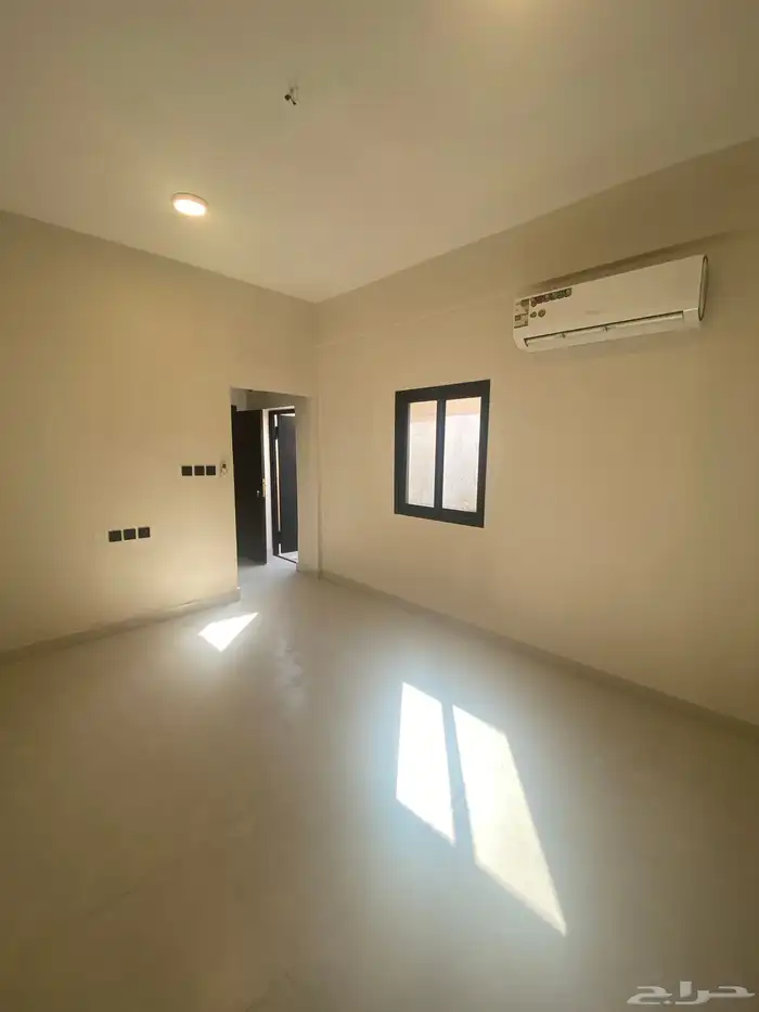 للبيع فيلا سكنية في حي الملز تتكون من ثمان وحدات 1