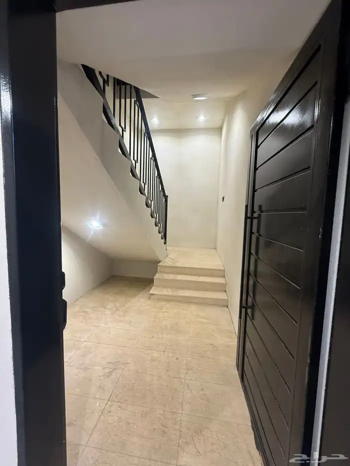 للبيع دور مستقل ارض كامله مخطط دره الخميس طريق الصناعيه 17