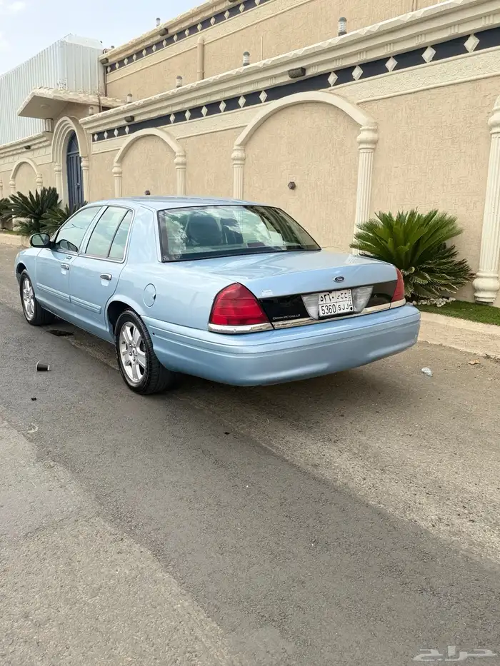 فورد فكتوريا 2011 نظيف 2