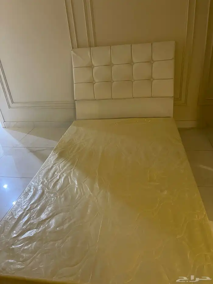 سرير ومرتبه للبيع 0