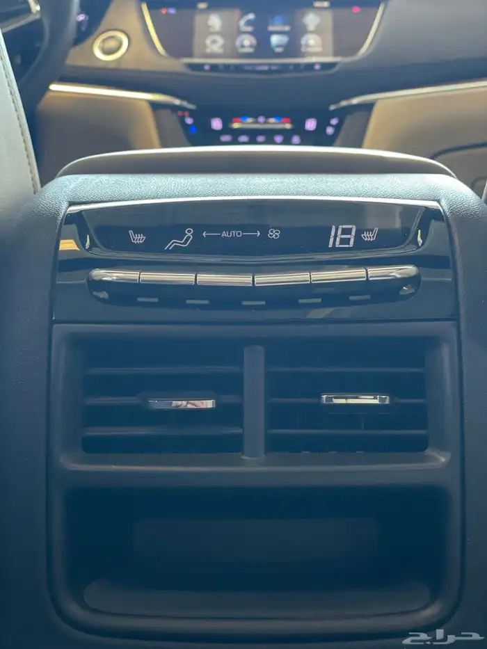 كاديلاك 2019 10