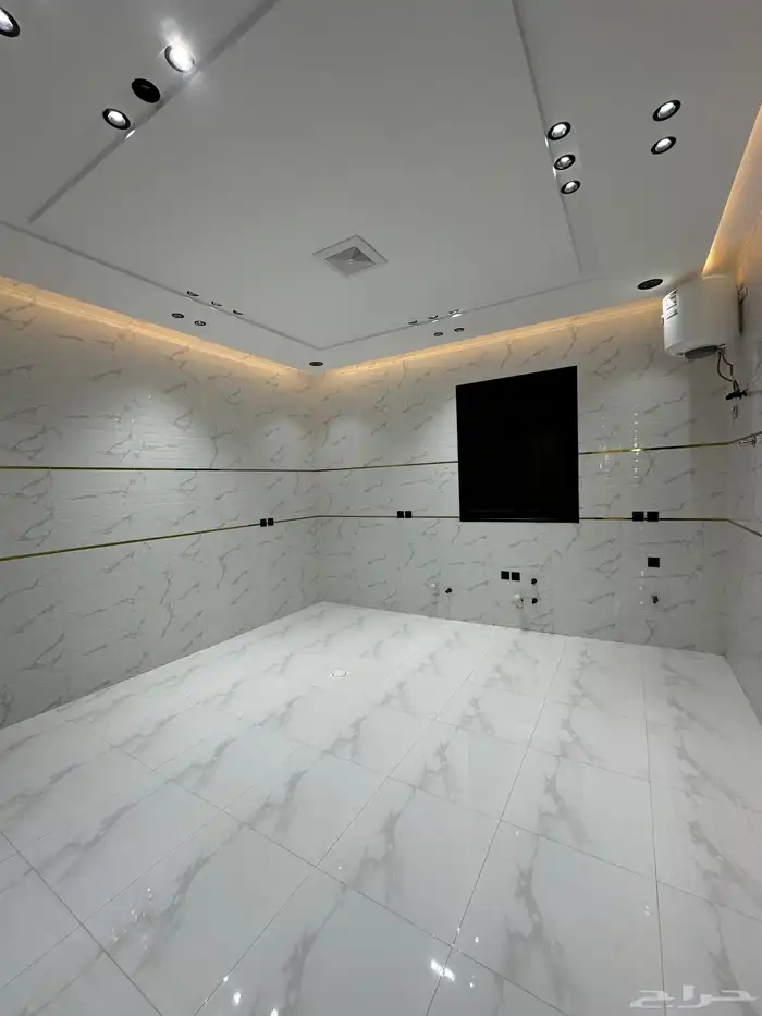 للبيع شقق علويه جديده موقع مميز بالقرب من ممشى الراقى 17