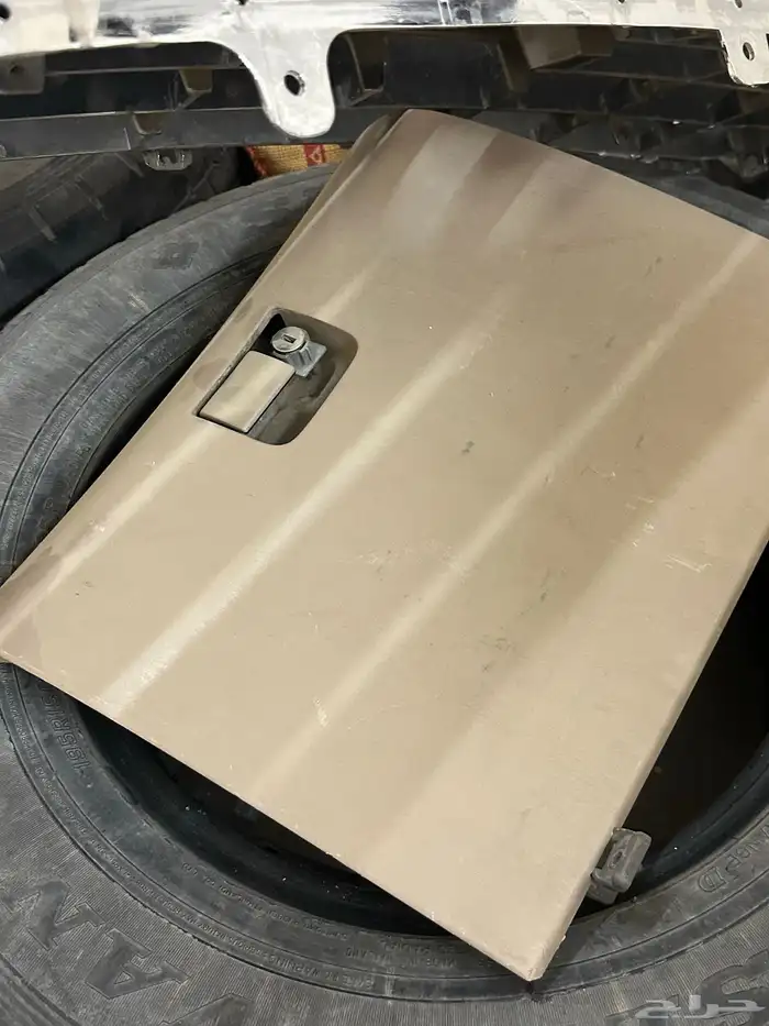 للبيع اغراض جيب نيسان وتويوتا 0