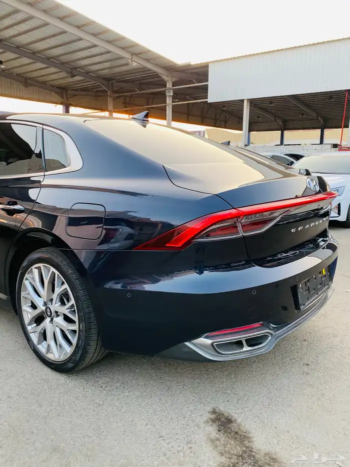 ازيرا 2022 بنزين 5