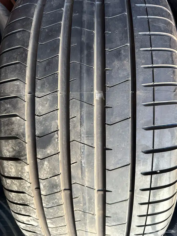 كفرات أودي وكالة مقاس 265 35 21 بريلي 4